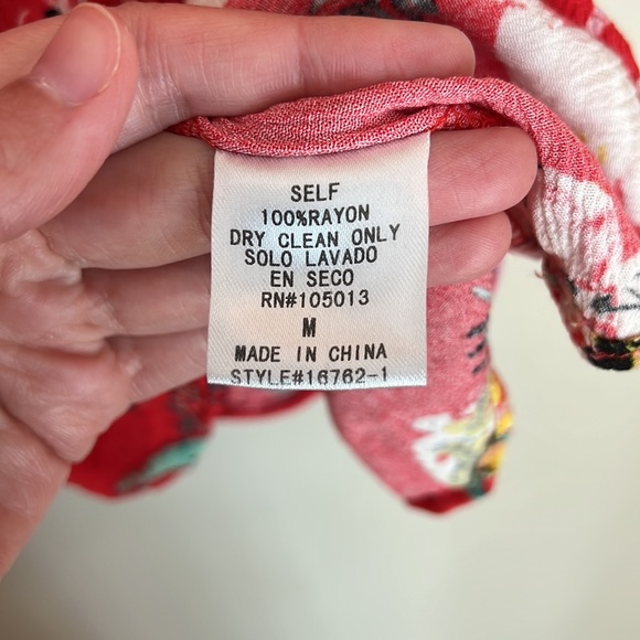 Andrée by unit red flowered shirt size medium - Picture 5 of 5